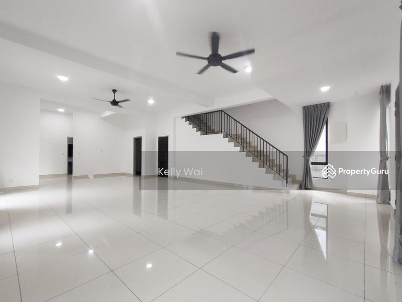 Mount Austin Glenmarie Double Storey SemiD Corner House For Rent