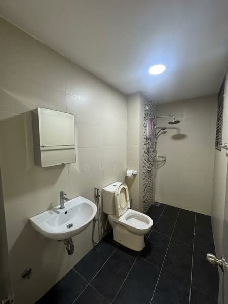 Condominium for Sale at Palace Court (Sri Istana) - Louis . - Bathroom - PropertyGuru.com.my