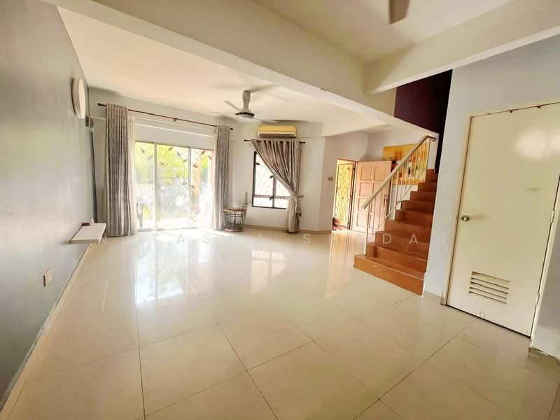Rumah Teres 2 Tingkat untuk Dijual di Seksyen U11 (Shah Alam) - Natasha Shadan - PropertyGuru.com.my