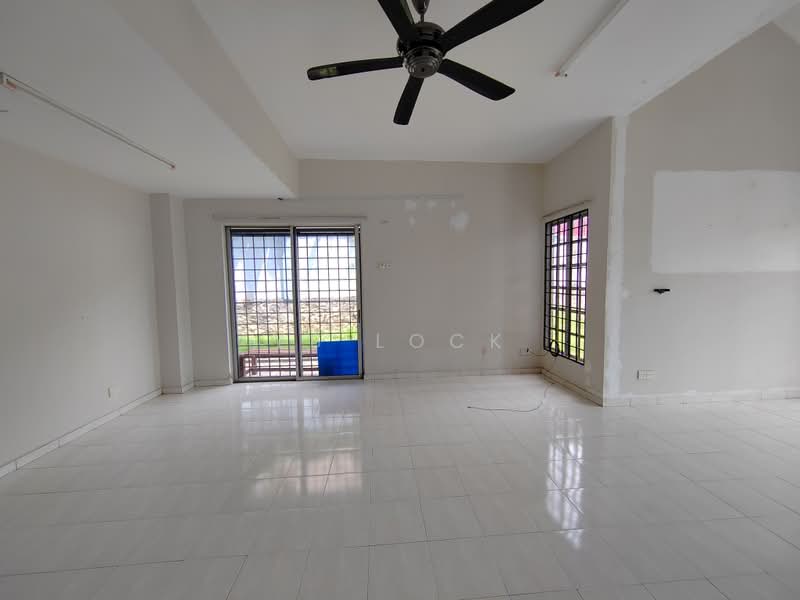 Rumah Banglo untuk Dijual di Kasturi Heights (Nilai) - YS Lock - Living Room - PropertyGuru.com.my