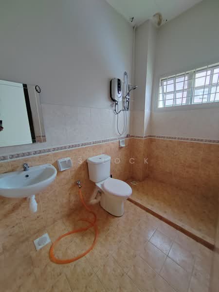 Rumah Banglo untuk Dijual di Kasturi Heights (Nilai) - YS Lock - Bathroom - PropertyGuru.com.my