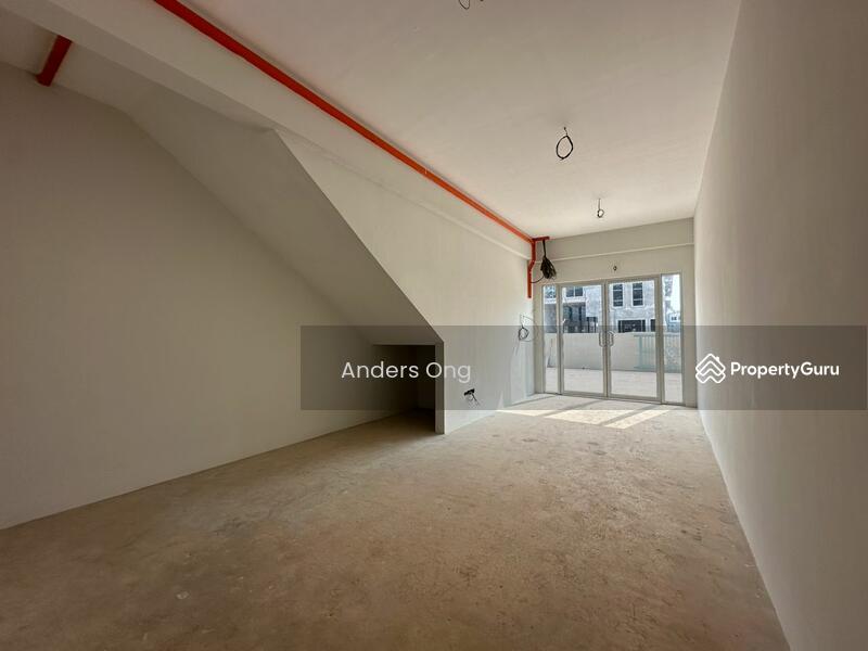 For Sale - Semi Detach Factory Warehouse Valdor Freehold For Sale