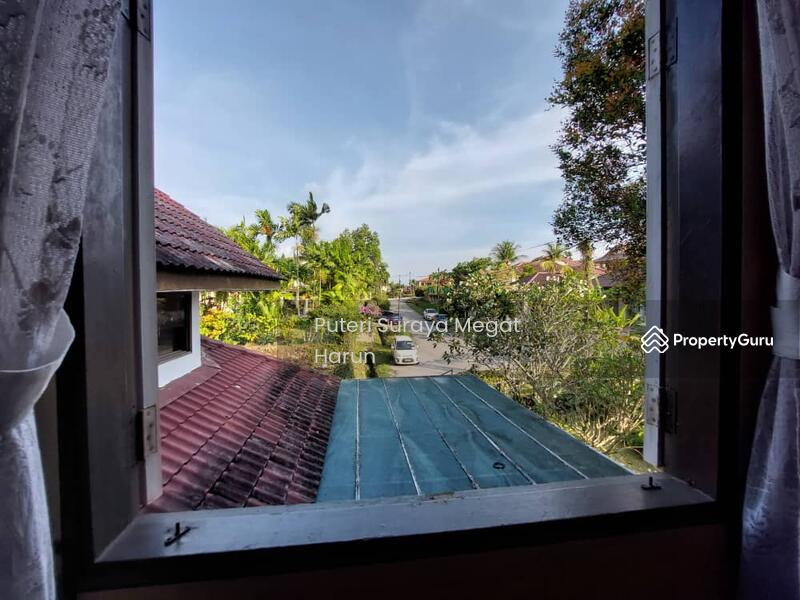 View of the cul-de-sac 