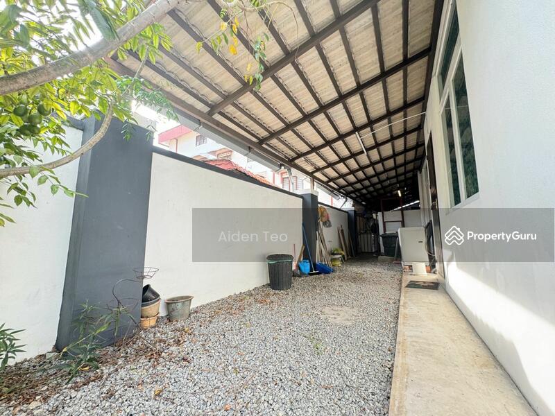 For Sale - Bukit Senjuang 3 Storey Semi D Freehold Fully Renovated and Extended
