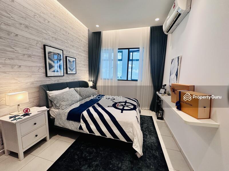 Maldives Residence - Studio/Master Bedrooms