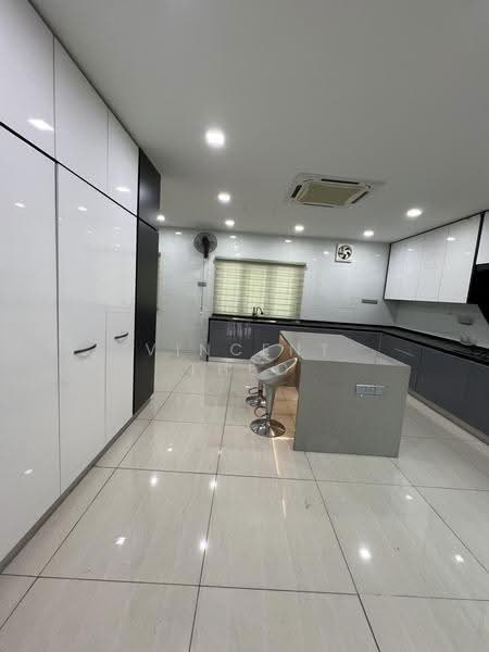 Rumah Teres 3-Tingkat untuk Dijual di Kinrara Residence (Puchong) - Vincent Theo - Kitchen - PropertyGuru.com.my