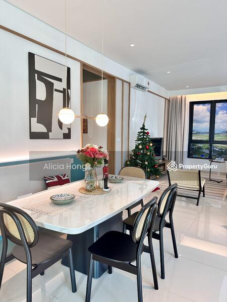 London Pavilion - Dining Area