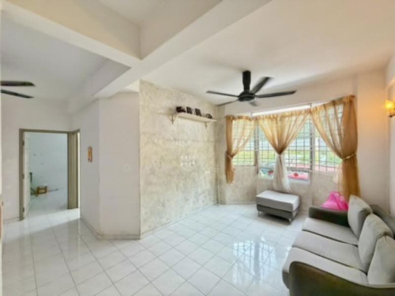 Kondominium untuk Dijual di Jay Series (Greenlane Heights Block J) - Gary Goh - Living Room - PropertyGuru.com.my