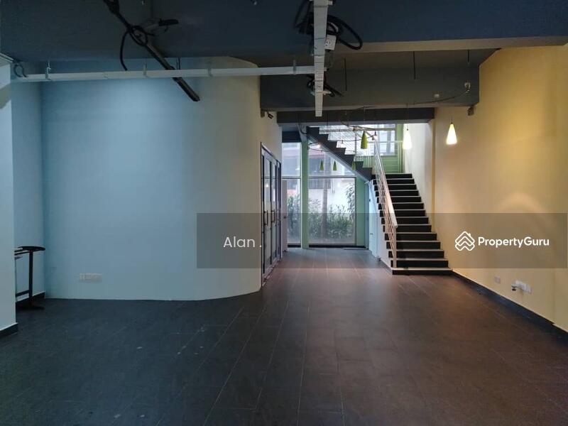 Untuk Dijual - Ritze Perdana 1