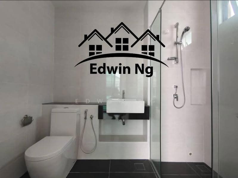 Rumah Teres untuk Dijual di Bandar Cassia (Batu Kawan) - Edwin Ng - Bathroom - PropertyGuru.com.my