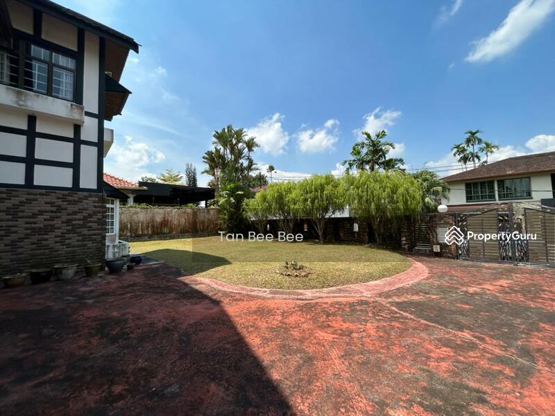 Taman Kolam Air, Jalan Sepoi, Johor Bahru, Johor, 6 Bedrooms, 4400 sqft
