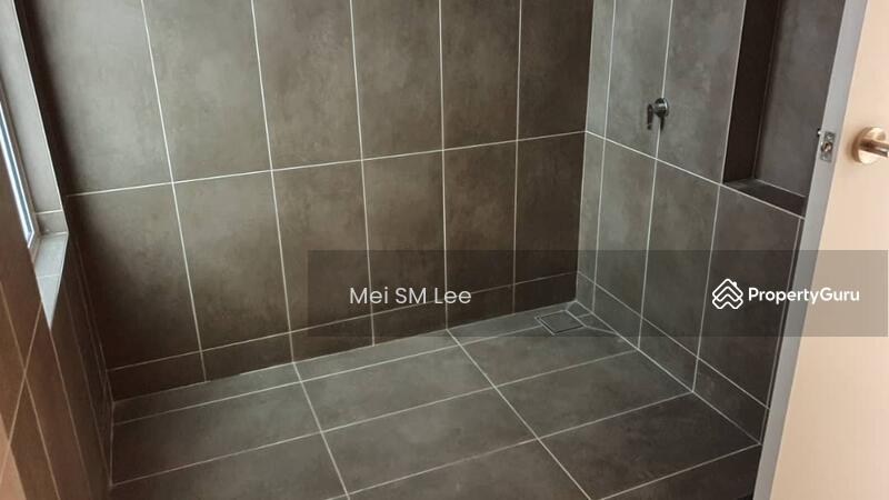 Emerald Hills, Alam Damai Bathroom