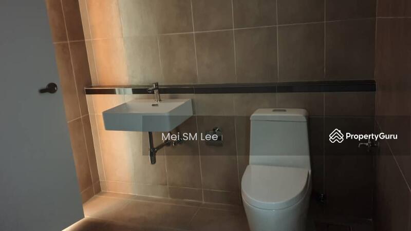 Emerald Hills, Alam Damai Bathroom