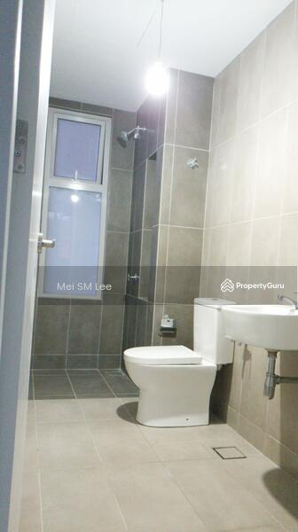 Emerald Hills, Alam Damai Bathroom