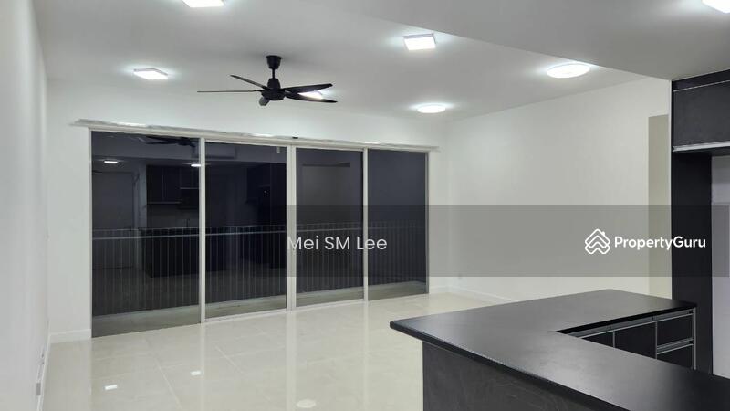 Emerald Hills, Alam Damai Living Room