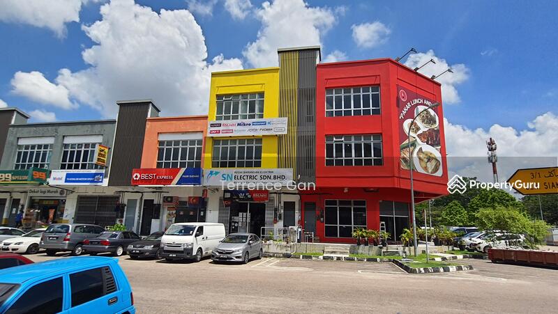 For Sale - PASIR GUDANG PASIR PUTIH JALAN SIAKAP 3 STOREY SHOP BESIDE CORNER FOR SALE NEAR PETRONAS