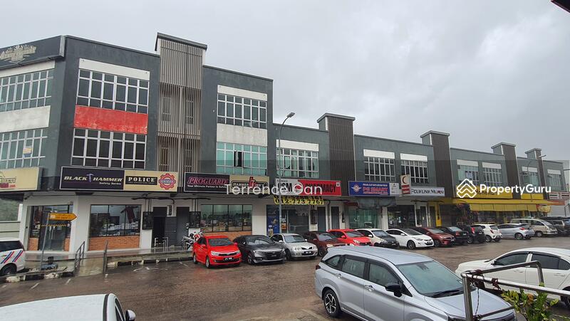 For Sale - PASIR GUDANG PASIR PUTIH JALAN SIAKAP 3 STOREY SHOP BESIDE CORNER FOR SALE NEAR PETRONAS