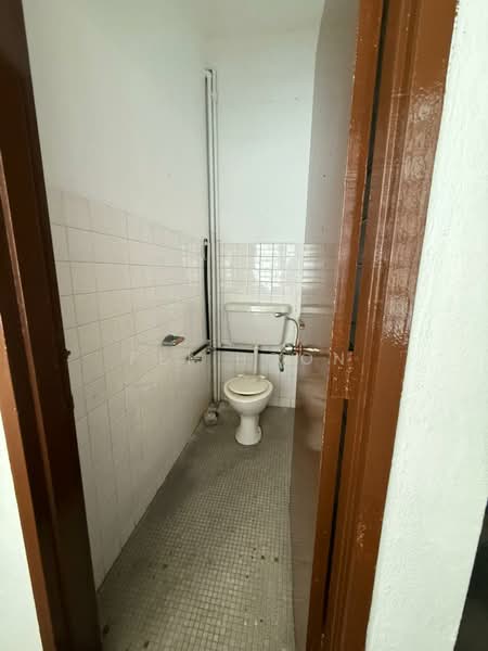 Shop / Office for Rent in George Town (Penang) - Pei Hoon - Bathroom - PropertyGuru.com.my