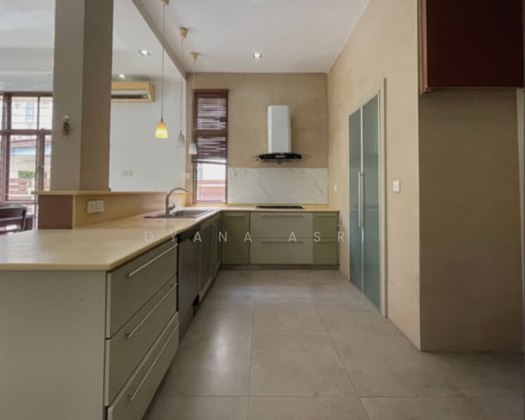 Rumah Teres 2-Tingkat untuk Dijual di Bukit Jelutong (Shah Alam) - Dyana Asri - Kitchen - PropertyGuru.com.my