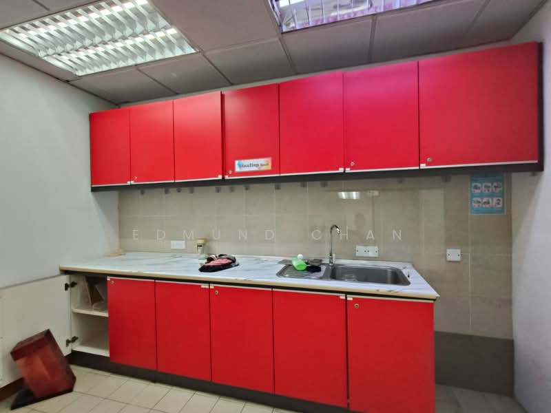 Office for Rent in Bandar Sunway (Sunway) - Edmund Chan - Kitchen - PropertyGuru.com.my