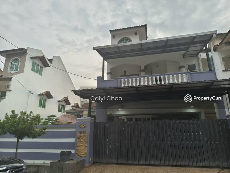 For Sale - 3 storey freehold semidetached house in Bandar cyber for sale
