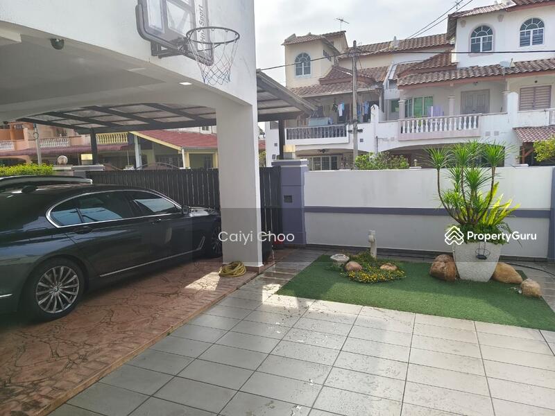 For Sale - 3 storey freehold semidetached house in Bandar cyber for sale