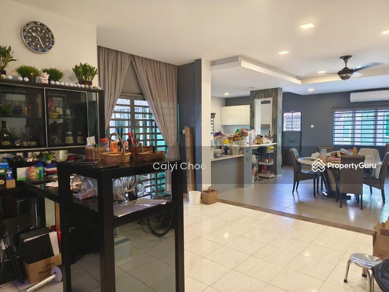 For Sale - 3 storey freehold semidetached house in Bandar cyber for sale