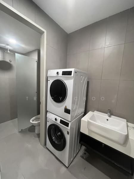 Servis Apartment untuk Disewa di YOLO Signature Suites - Tracy Choo - Bathroom - PropertyGuru.com.my