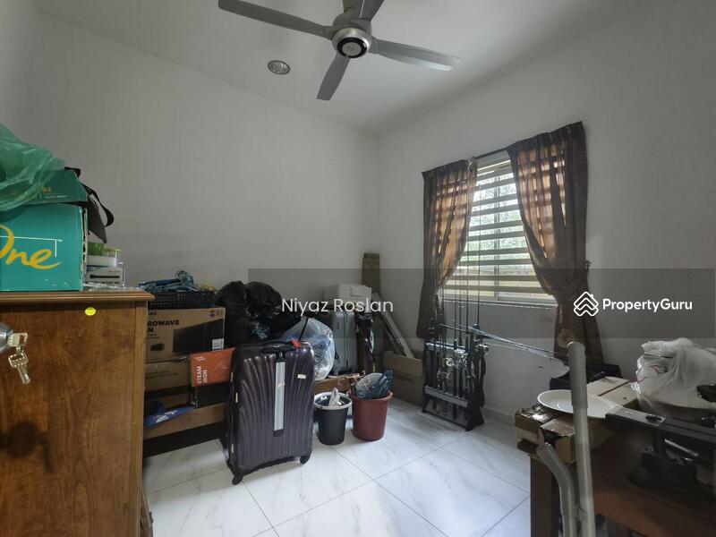 Bedroom 4 - First Floor 