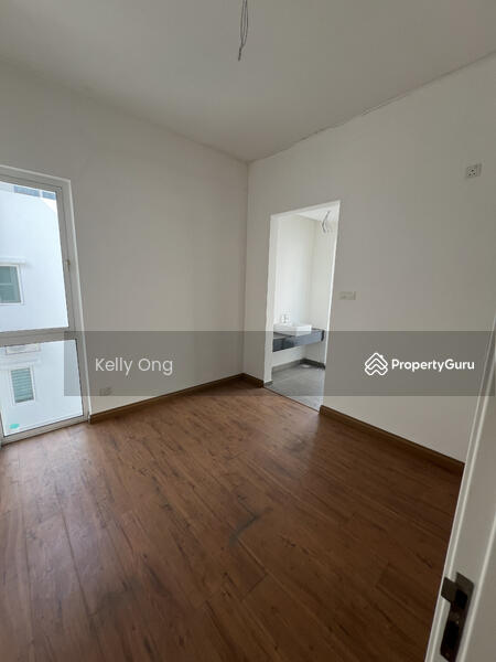 Untuk Dijual - Kajang 2 Triple Story Semi-D RM0 DP