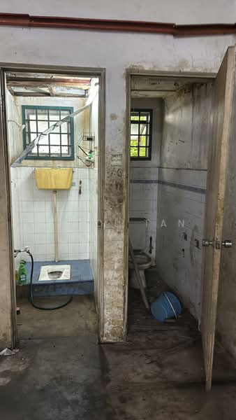 Kedai untuk Disewa di Taman Sri Putri (Kulai) - Carol Tan - Bathroom - PropertyGuru.com.my