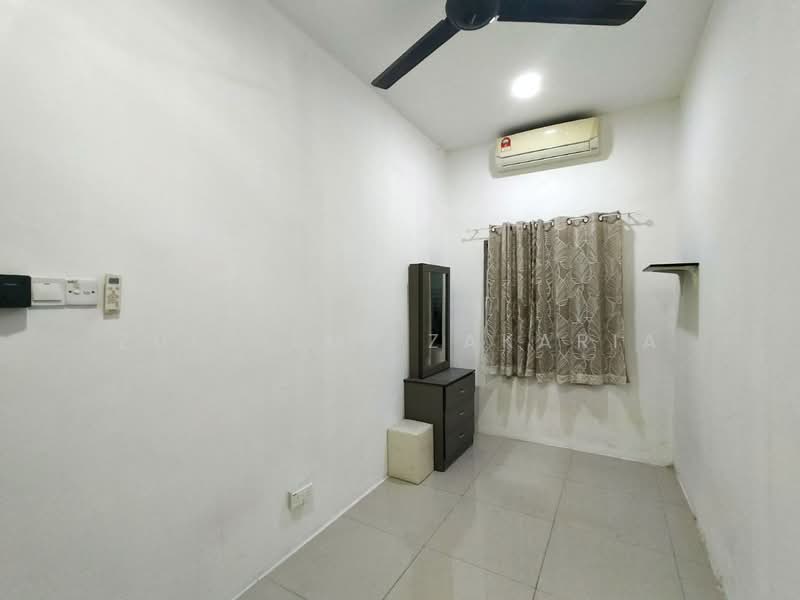 1-storey Terraced House for Sale in Pekan Meru (Kapar) - Zulhilmi Zakaria - PropertyGuru.com.my