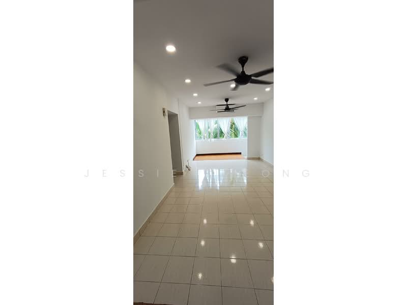 Kondominium untuk Dijual di Paradesa Rustica - Jessie Cheong - Living Room - PropertyGuru.com.my