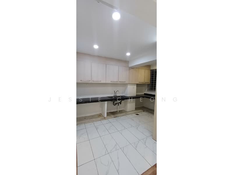 Kondominium untuk Dijual di Paradesa Rustica - Jessie Cheong - extended kitchen - PropertyGuru.com.my