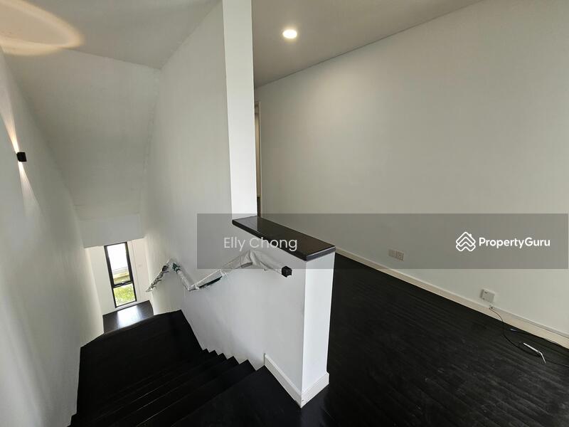 Untuk Dijual - Lake Fields