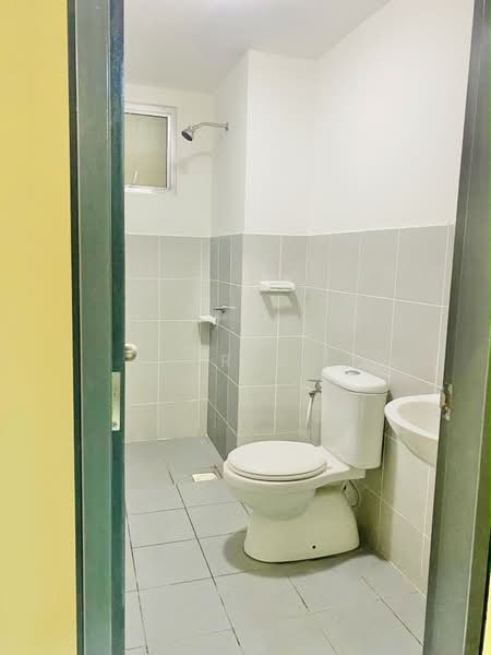 Service Residence for Rent at Kita Impian @ Cybersouth - Erin Yusof - Bathroom - PropertyGuru.com.my