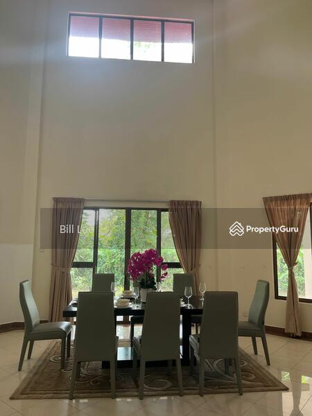 dinning area with high ceiling