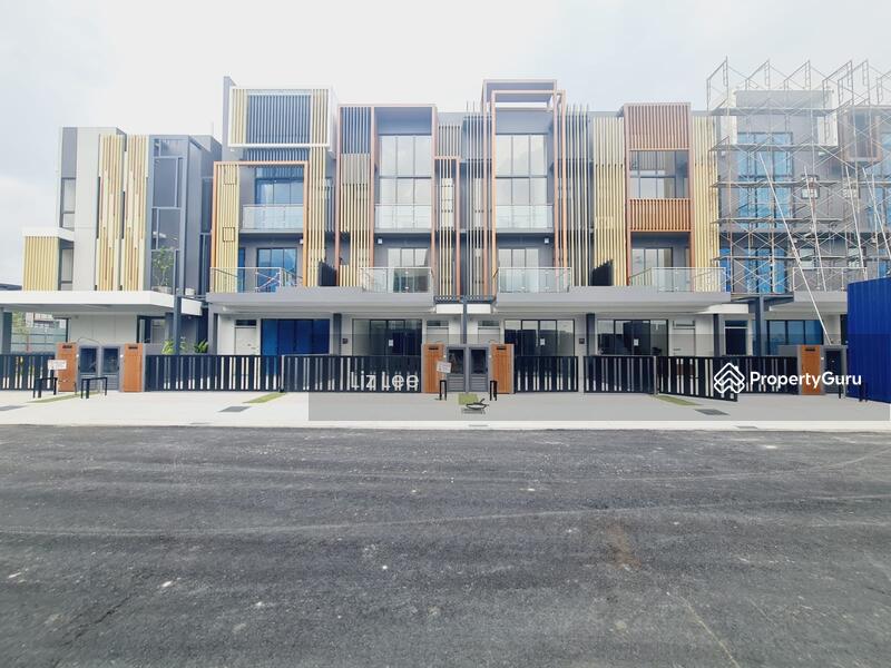 For Sale - Triangle of Sunway,Old Klang Road,Bukit Jalil,Puchong(3sty 20x70 standard,Corner v sky garden)