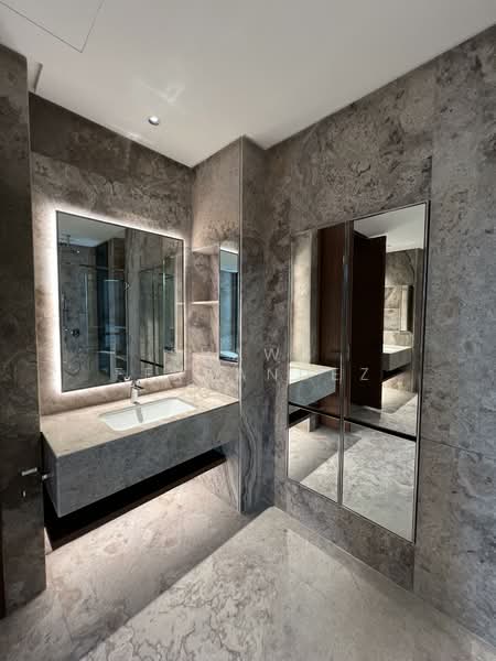 Condominium for Sale at The Peak - Shawn Fernandez - Master Bathroom - PropertyGuru.com.my