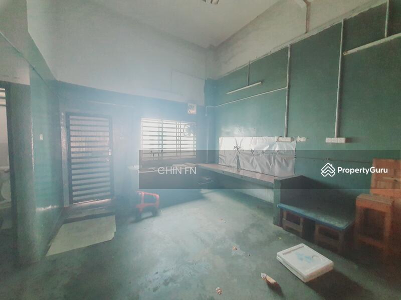 For Sale - Best ROI 3.92% Below Value 5% Face Main Road 3 Sty Shop Klebang Utama