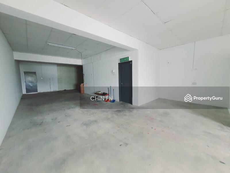 For Sale - Best ROI 3.92% Below Value 5% Face Main Road 3 Sty Shop Klebang Utama