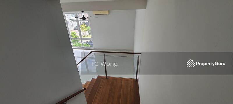 Untuk Disewa - 3 Storey Bungalow 4500 Sq Ft 6R 5B 3 Store With Lift in Sunway Rymba Hill, Kota Damansara for Rent