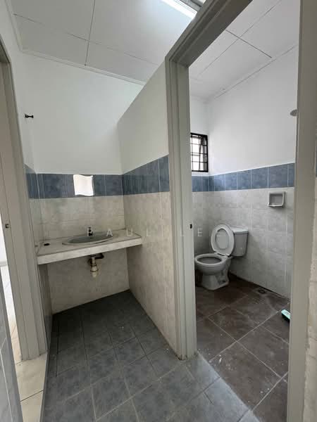 Rumah Teres 2 Tingkat untuk Dijual di Bandar Bukit Puchong 2 (Puchong) - Paul Lee - Bathroom - PropertyGuru.com.my