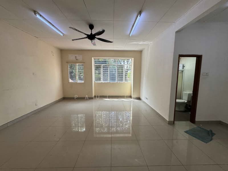 Rumah Teres 2 Tingkat untuk Dijual di TAMAN PUCHONG UTAMA (Puchong) - Paul Lee - Living Room - PropertyGuru.com.my