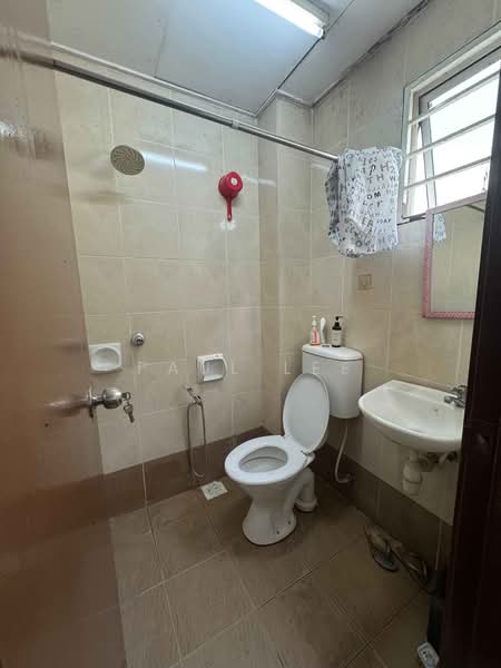 Rumah Teres 2 Tingkat untuk Dijual di TAMAN PUCHONG UTAMA (Puchong) - Paul Lee - Bathroom - PropertyGuru.com.my