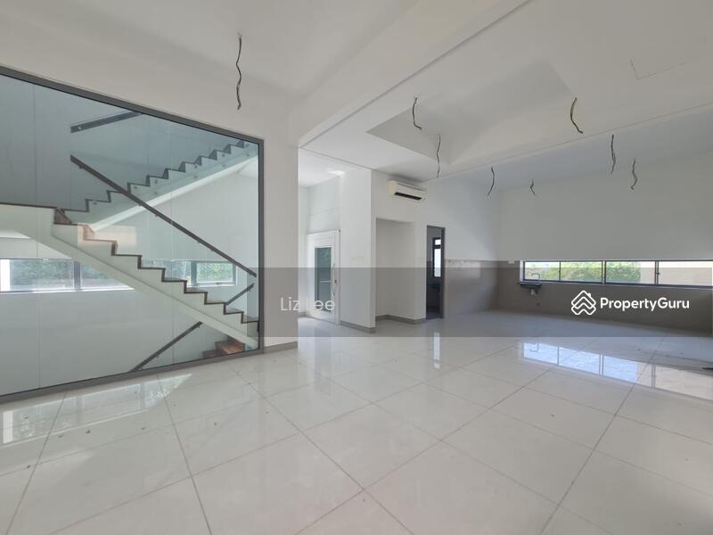 Untuk Dijual - New 3sty 35x75 courtyard pool villas, lifts , pool , hilltop garden greens ( New Seri Kembangan 2 )