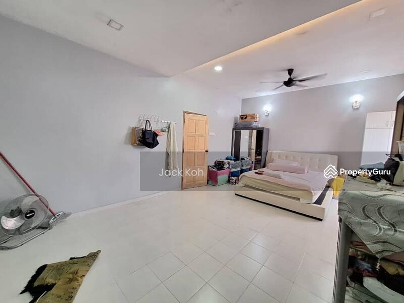 Bukit Tiram Bukit Tiram Bukits Tirams, Jalan Ledang, Taman Nora, Ulu