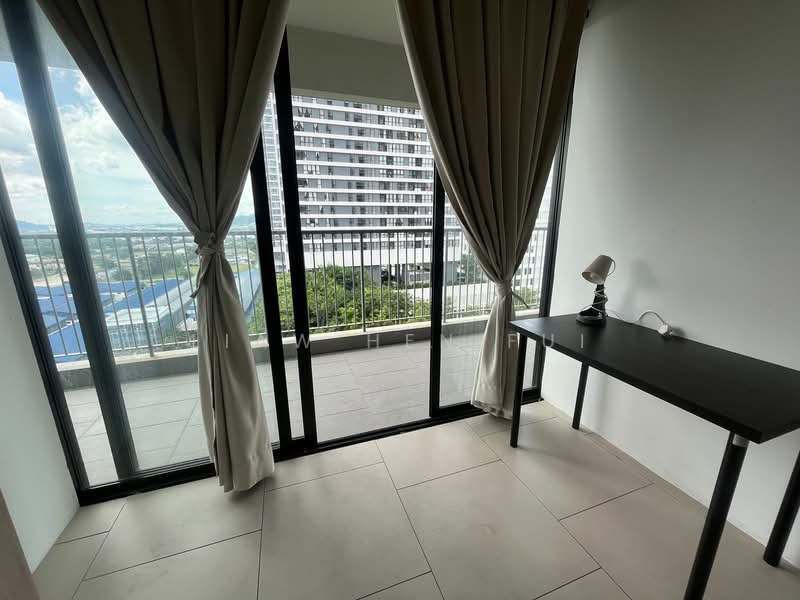 Servis Apartment untuk Disewa di SqWhere Service Apartments - Liaw Hen Fui - Balcony - PropertyGuru.com.my