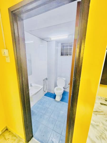 Pangsapuri untuk Disewa di Ilham Apartment - Erin Yusof - Bathroom - PropertyGuru.com.my