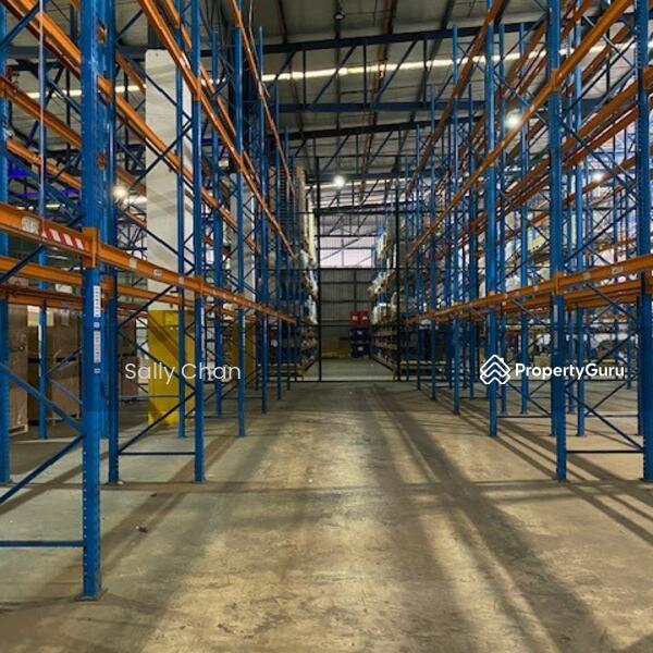For Rent - Shah Alam. Fully Fitted warehouse for rent at Rm1.30psf.